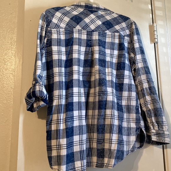 Plaid versatile button up! Brand - id:23 - Picture 6 of 6